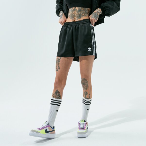 Дамски къси панталони ADIDAS ШОРТИ SHORTS h37806 цвят черен