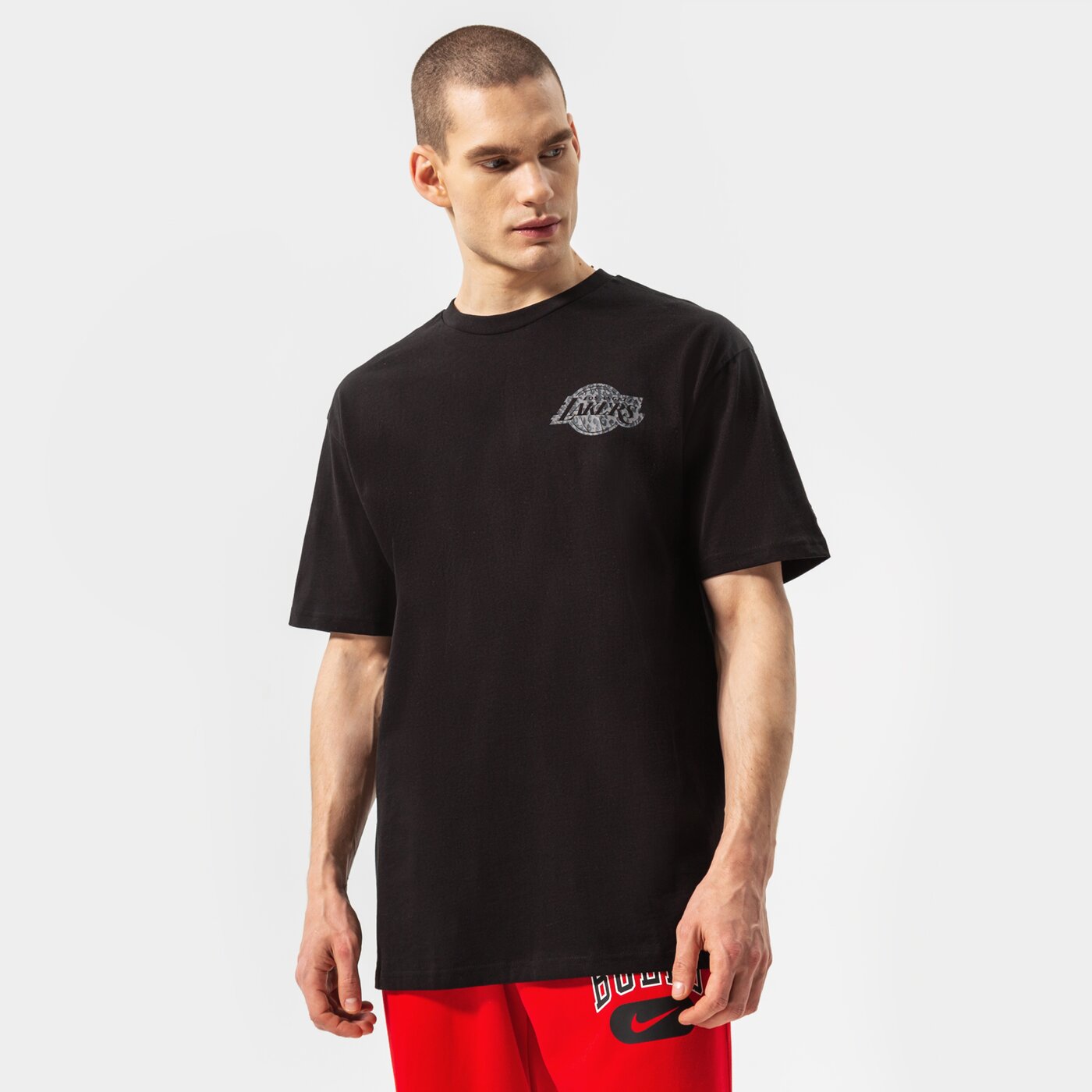 Мъжка тениска NEW ERA ТЕНИСКА SEAS INFILL OS LAKERS LOS ANGELES LAKERS BLK 12893094 цвят черен