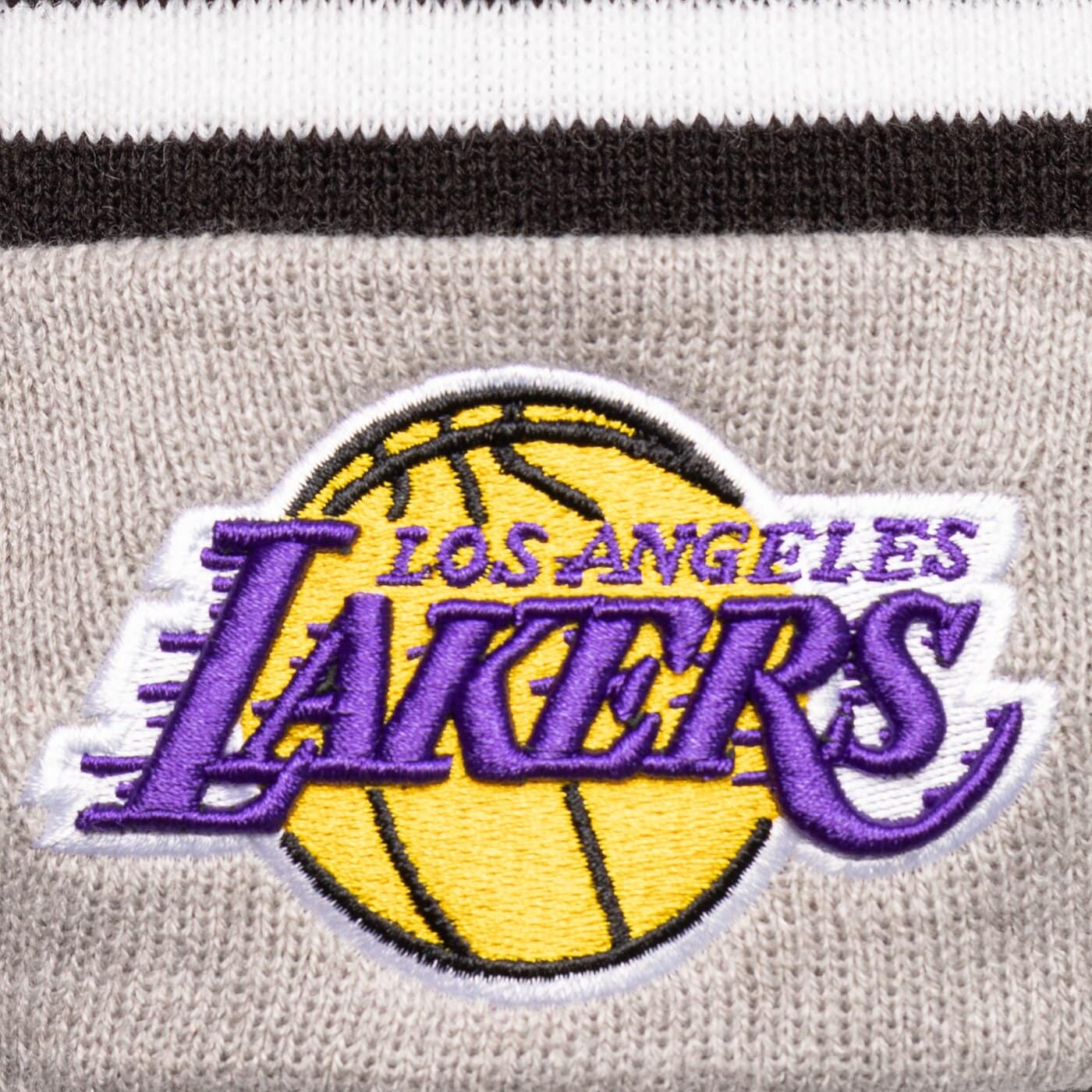 Мъжка зимна шапка NEW ERA ШАПКА JAKE BEANIE LAKERS LOS ANGELES LAKERS BLKOTC 60285001 цвят черен