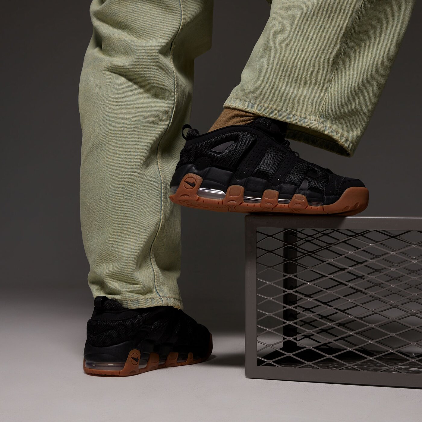 Мъжки маратонки NIKE AIR MORE UPTEMPO LOW fz3055-003 цвят черен