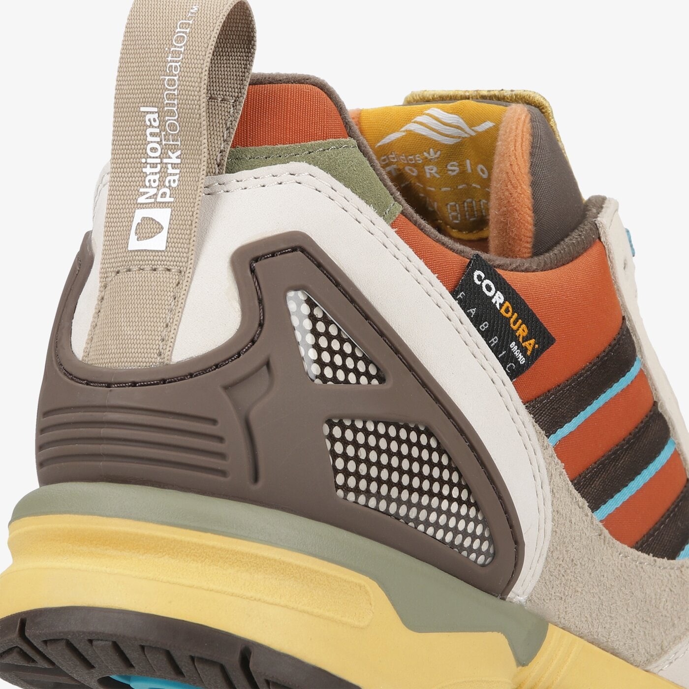 Мъжки маратонки ADIDAS ZX 8000 NATIONAL PARK  fy5168 цвят бежов