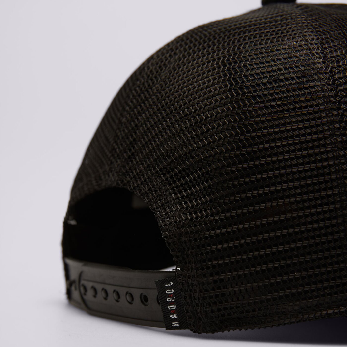 Дамска шапка с козирка JORDAN ШАПКА METAL JUMPMAN TRUCKER 9a0928-023 цвят черен