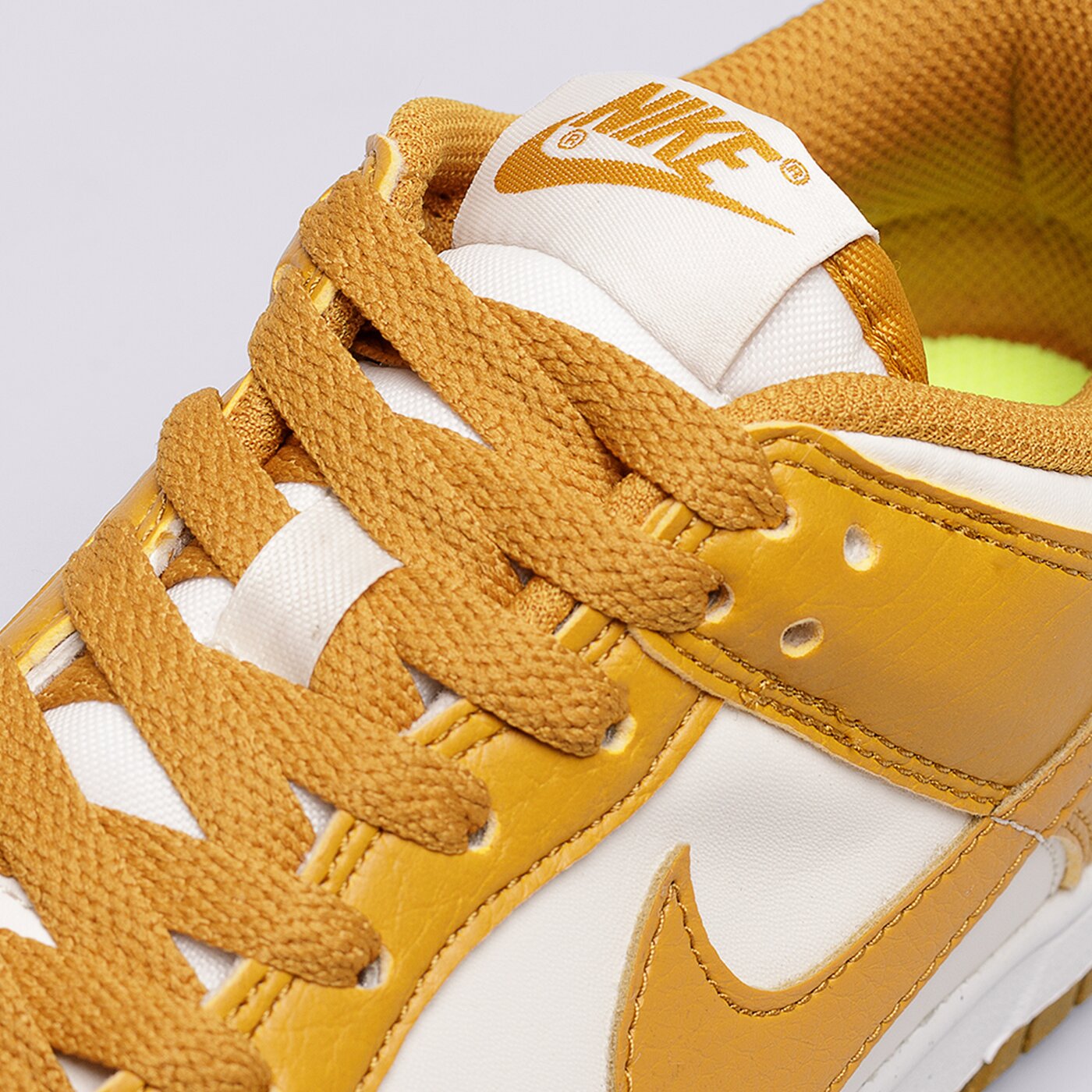 Дамски маратонки NIKE DUNK LOW NEXT NATURE dn1431-001 цвят оранжев