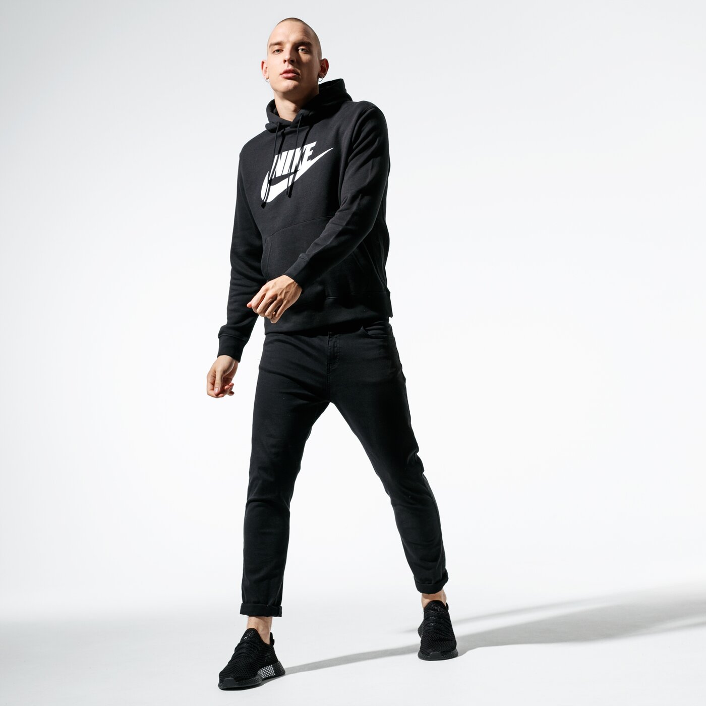 Мъжки суичър NIKE СУИТЧЪР С КАЧУЛКА SPORTSWEAR CLUB FLEECE bv2973-010 цвят черен