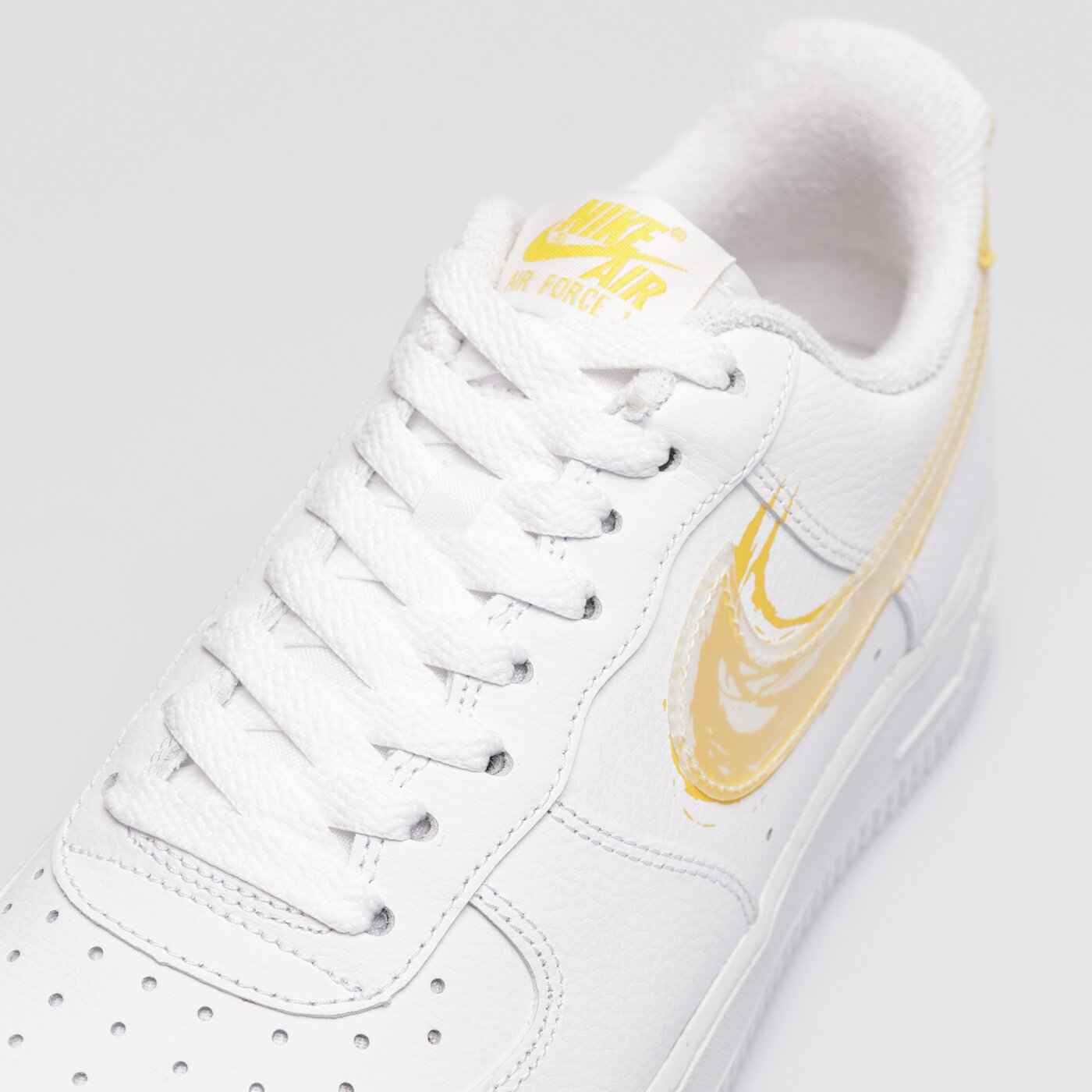 Мъжки маратонки NIKE AIR FORCE 1 '07 dx2646-100 цвят бял