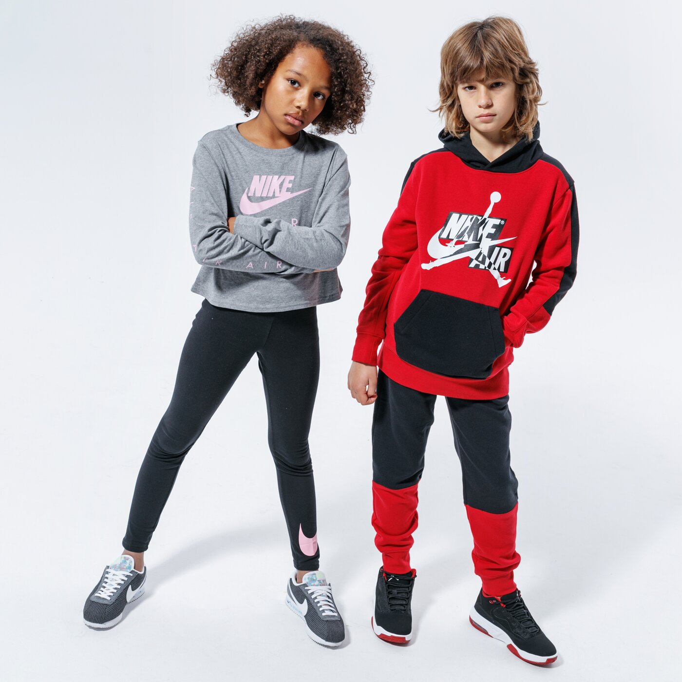 Детска тениска NIKE ТЕНИСКА SPORTSWEAR cv2186-091 цвят сив