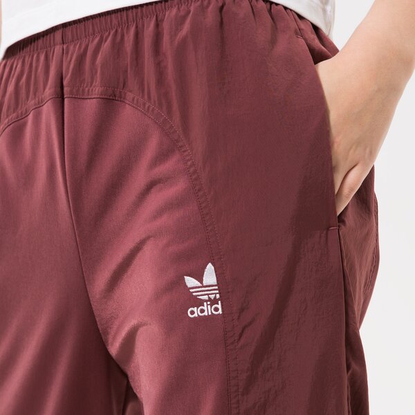 Дамски панталони ADIDAS ПАНТАЛОНИ PANTS hc7043 цвят бордо