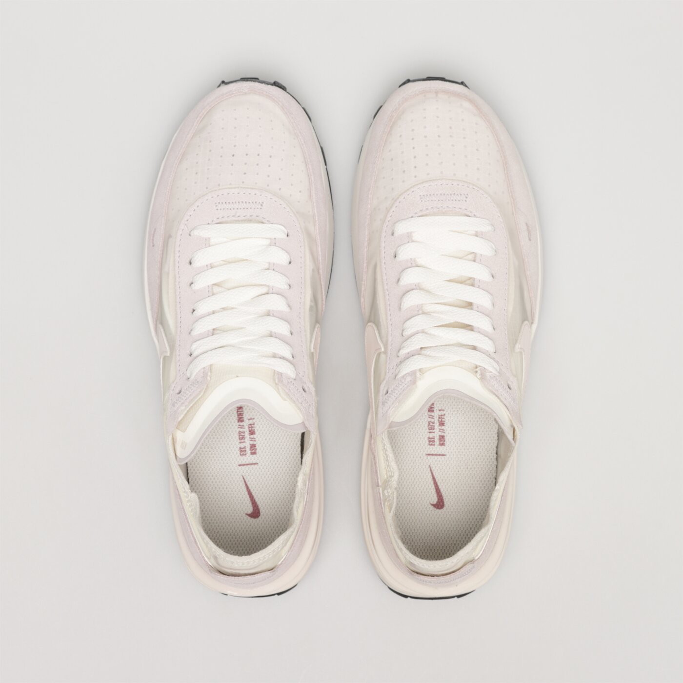 Дамски маратонки NIKE WAFFLE ONE W dn4696-100 цвят бял