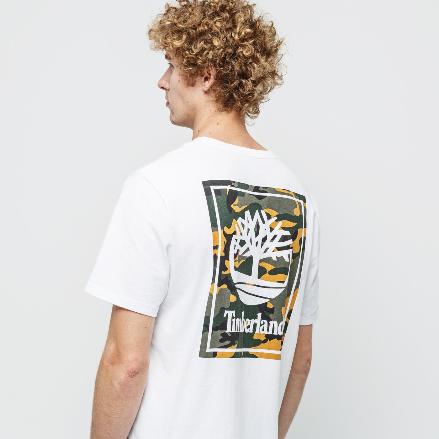 Мъжка тениска TIMBERLAND ТЕНИСКА YC SS BACK CAMO TREE TEE tb0a2afv1001 цвят бял