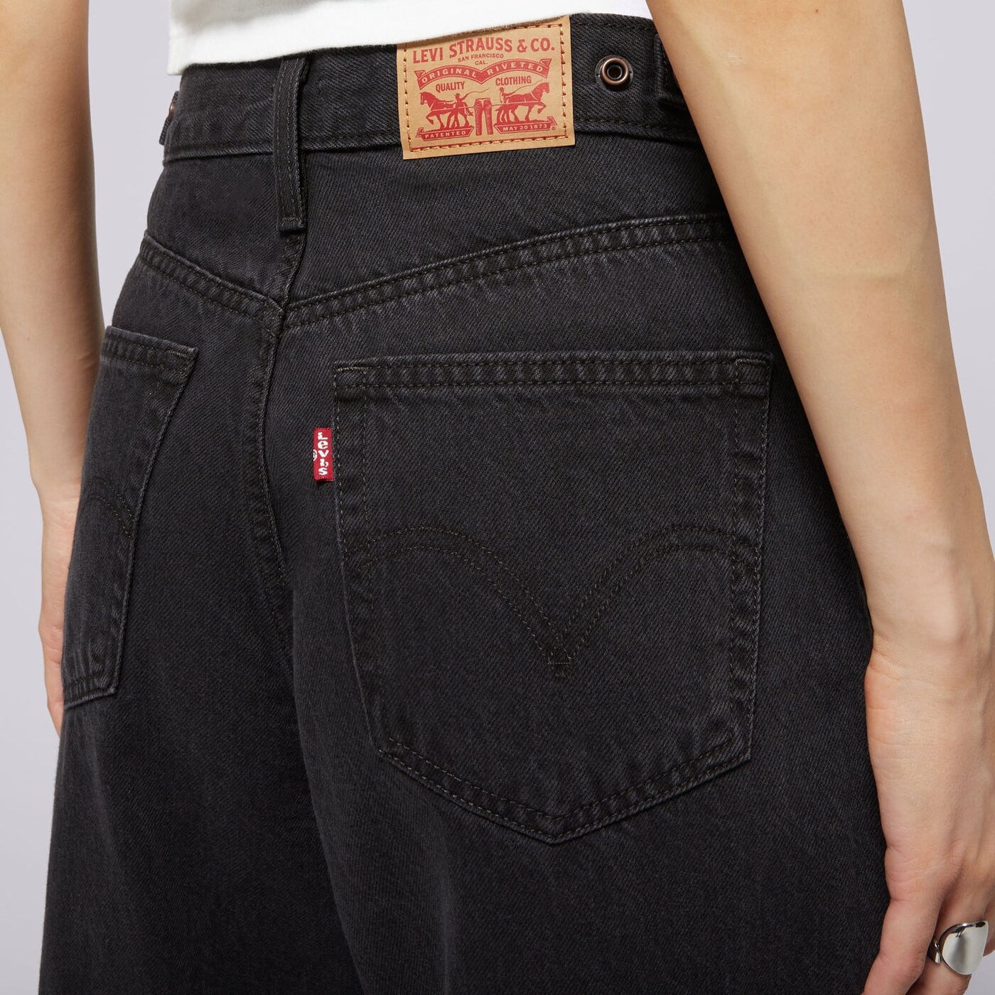 Дамски панталони LEVI'S ПАНТАЛОНИ CINCH BAGGY 001up-0003 цвят черен