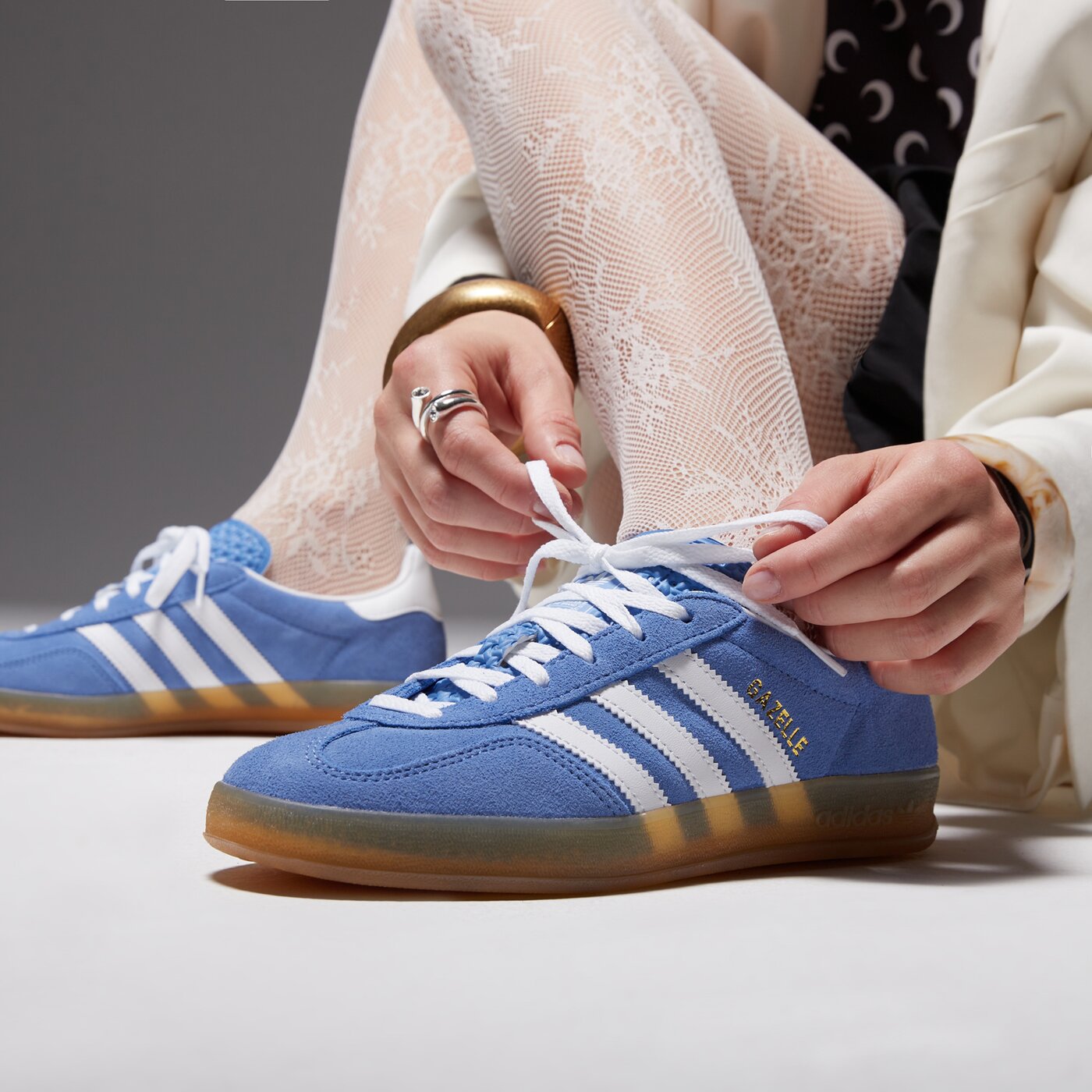 Дамски маратонки ADIDAS GAZELLE INDOOR W hq8717 цвят син
