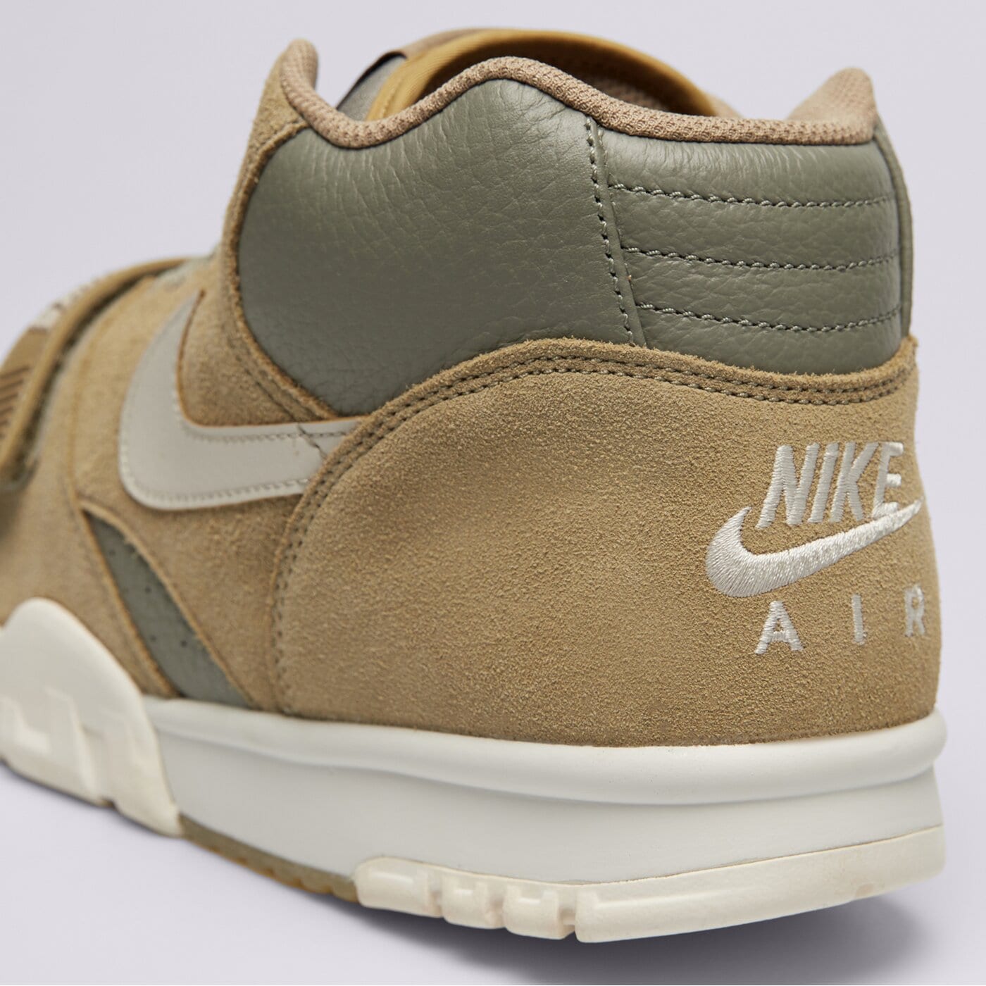 Мъжки маратонки NIKE AIR TRAINER 1 fj4182-200 цвят кафяв
