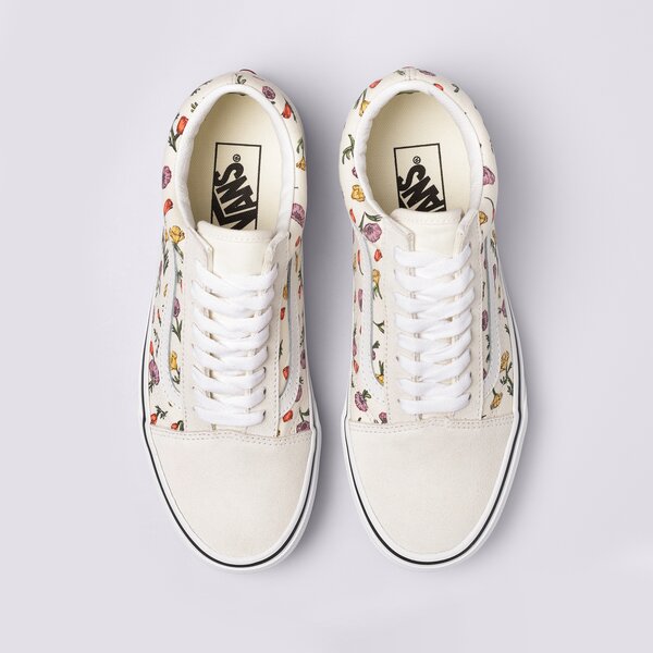 Дамски маратонки VANS UA OLD SKOOL vn0a5krscrm1 цвят бял