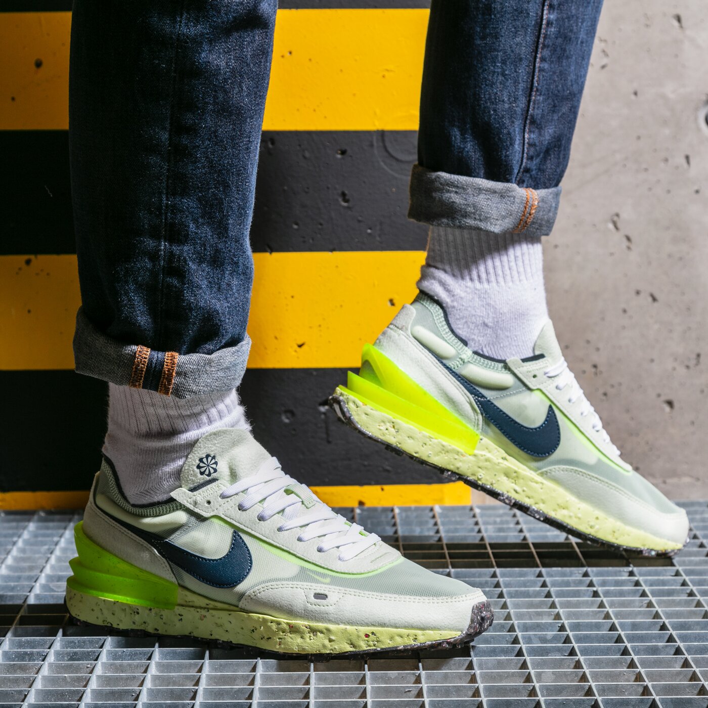 Мъжки маратонки NIKE WAFFLE ONE CRATER dc2650-300 цвят бял