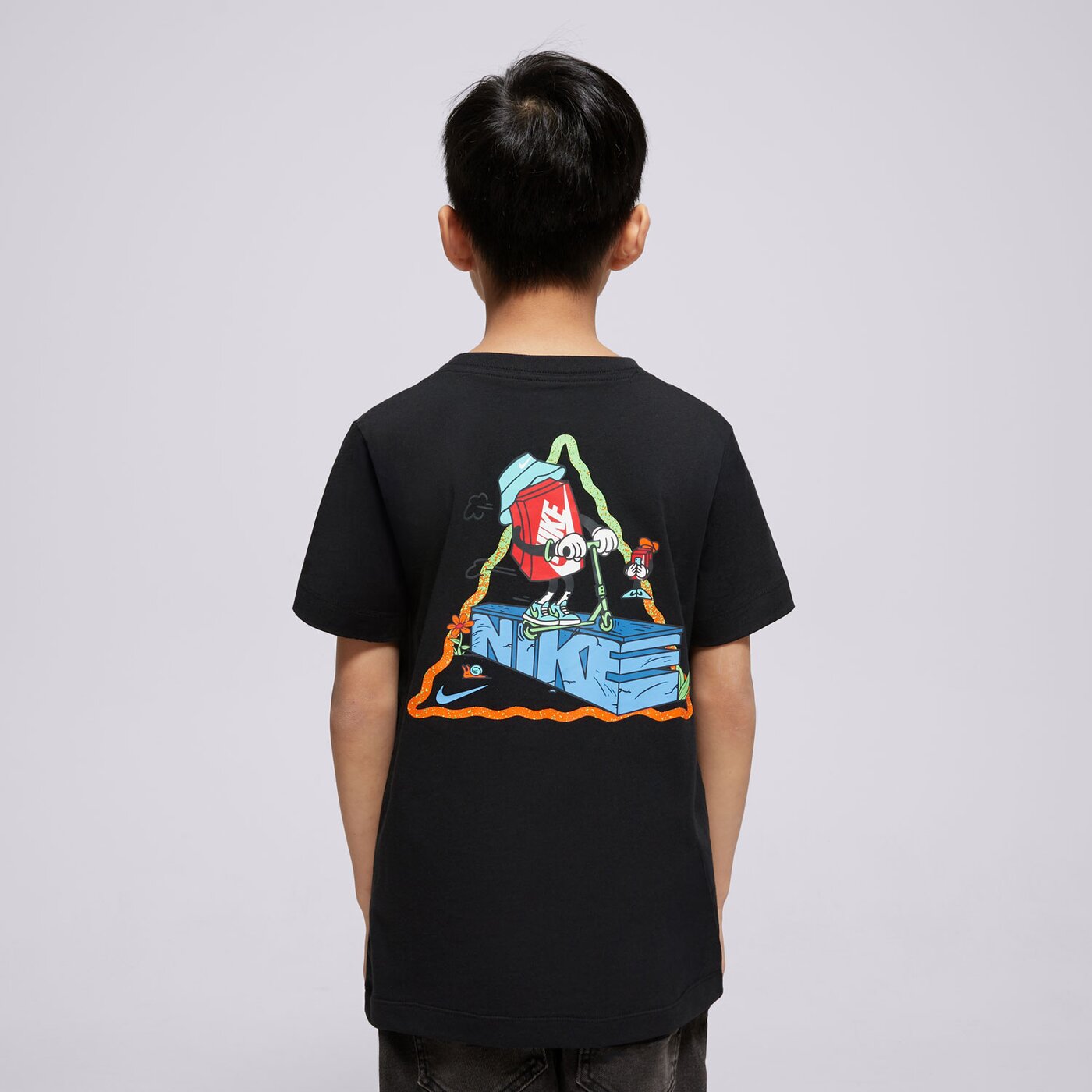 Детска тениска NIKE ТЕНИСКА K NSW TEE BOXY SCOOTER BOY hq3239-010 цвят бял