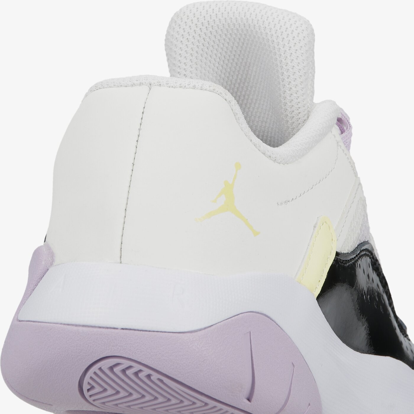 Детски маратонки AIR JORDAN 11 CMFT LOW GS dv3477-100 цвят бял