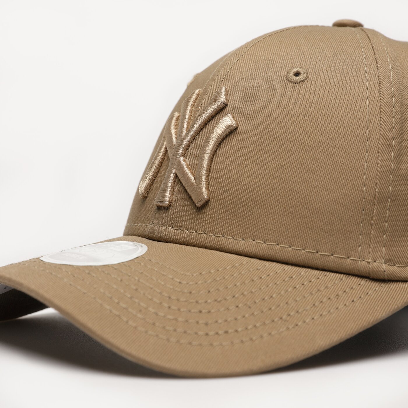 Дамска шапка с козирка NEW ERA ШАПКА WMNS LEAGUE ESS 940 NYY NEW YORK YANKEES 60358046 цвят кафяв