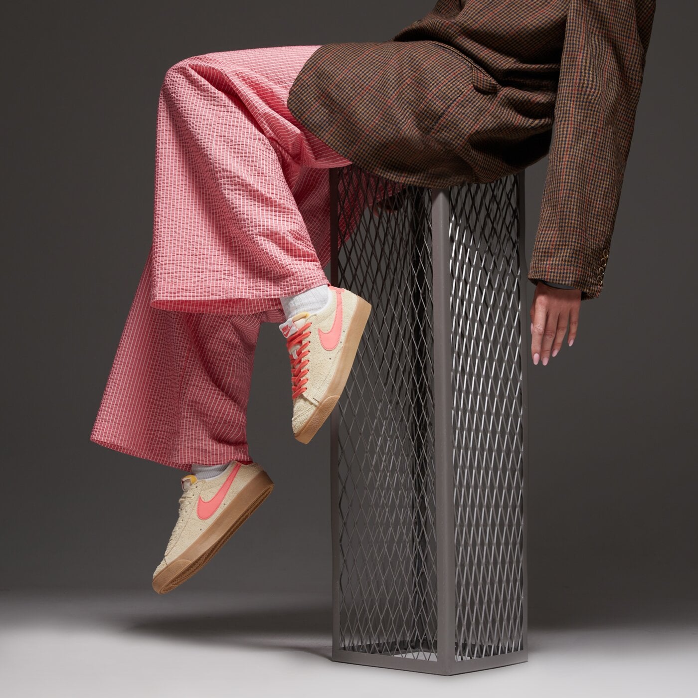 Дамски маратонки NIKE BLAZER LOW '77 VINTAGE fq8060-700 цвят жълт