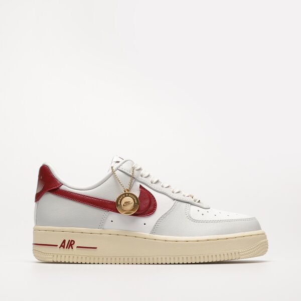 Дамски маратонки NIKE AIR FORCE 1 '07 SE dv7584-001 цвят многоцветен