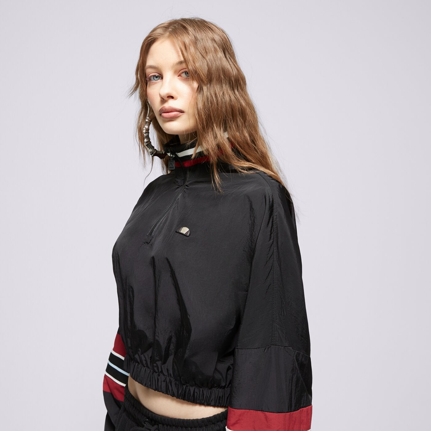 Дамски суичър ELLESSE СУИТЧЪР СЪС ЗАКОПЧАВАНЕ   TAMMY CROP TRACK ТОП BLK sgv20150011 цвят черен