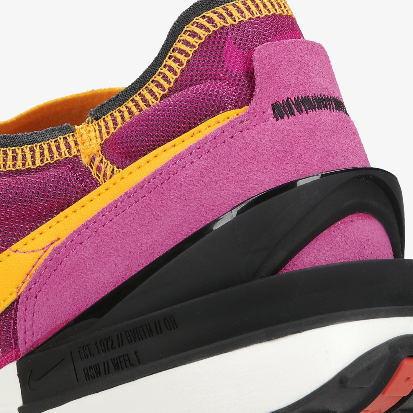 Мъжки маратонки NIKE WAFFLE ONE da7995-600 цвят розов