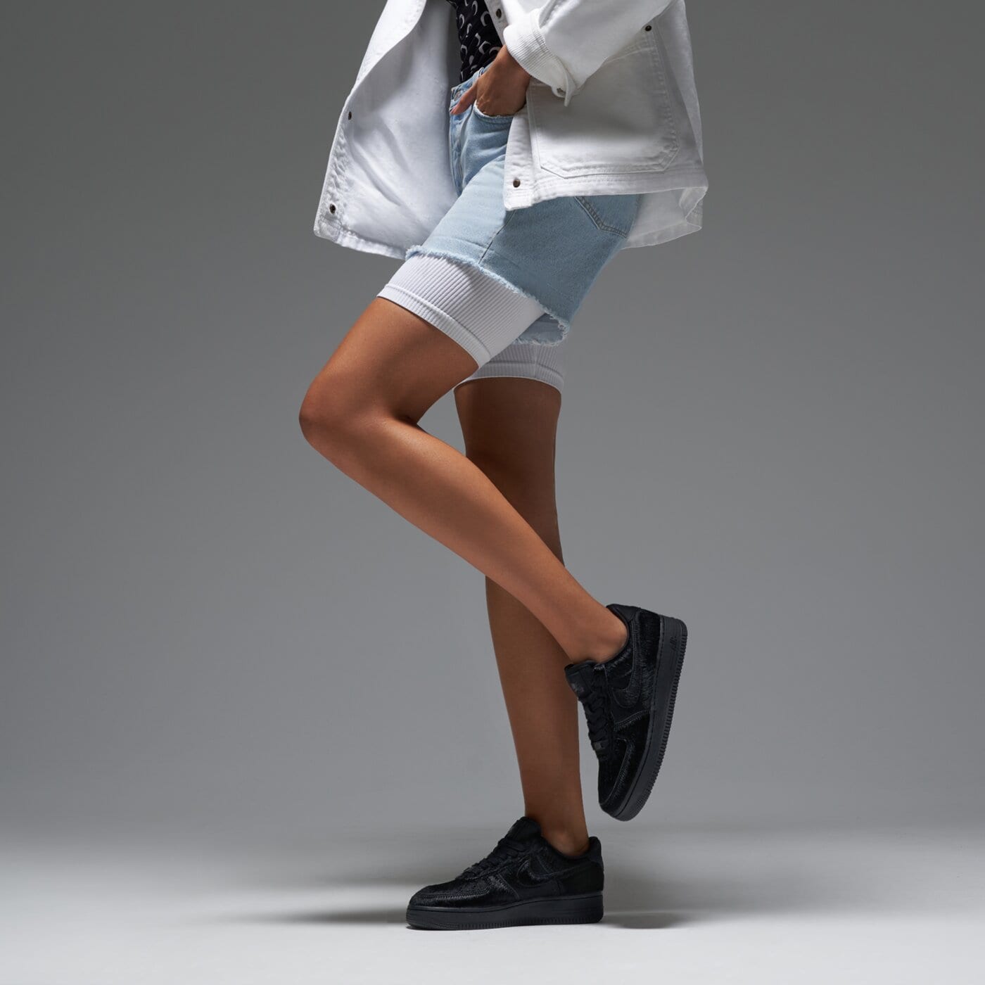 Дамски маратонки NIKE WMNS AIR FORCE 1 '07 PONY HAIR ii7398-001 цвят черен