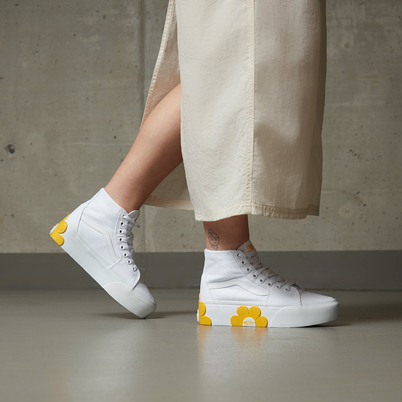 Дамски маратонки VANS SK8-HI TAPERED STACKFORM OSF vn0a5jm1w001 цвят бял