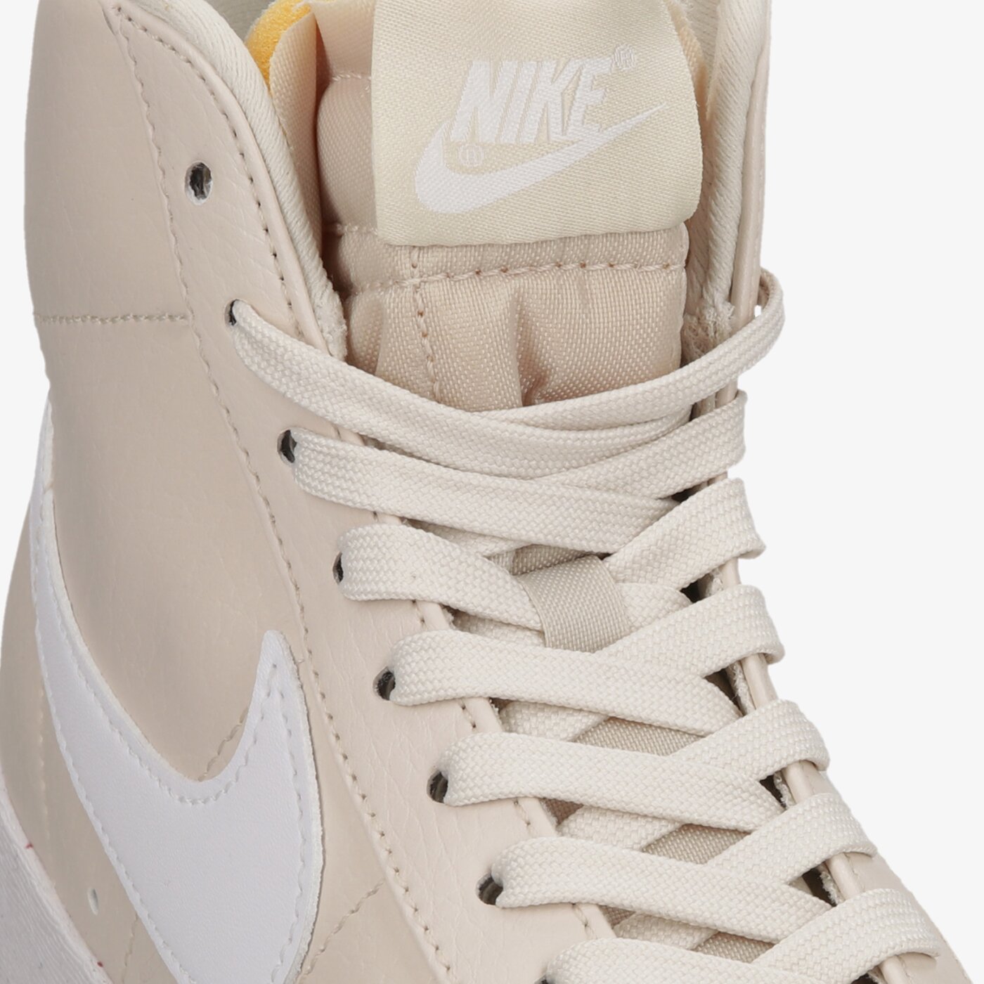 Дамски маратонки NIKE BLAZER MID '77 NEXT NATURE dq4124-100 цвят сив