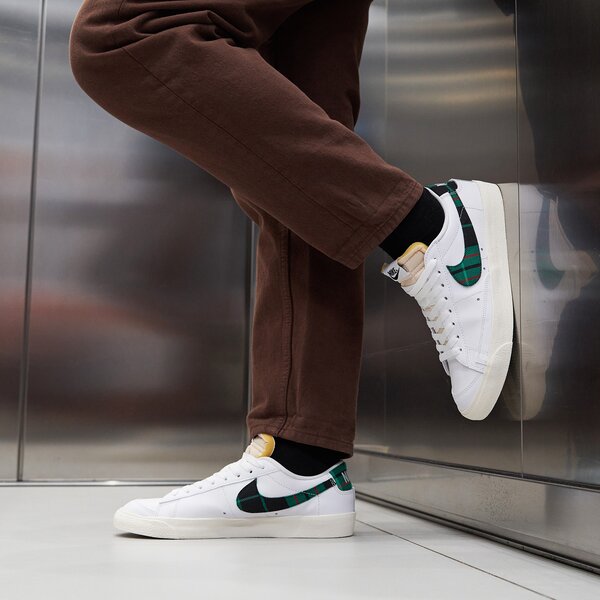 Мъжки маратонки NIKE BLAZER LOW '77 PREMIUM dv0801-100 цвят бял