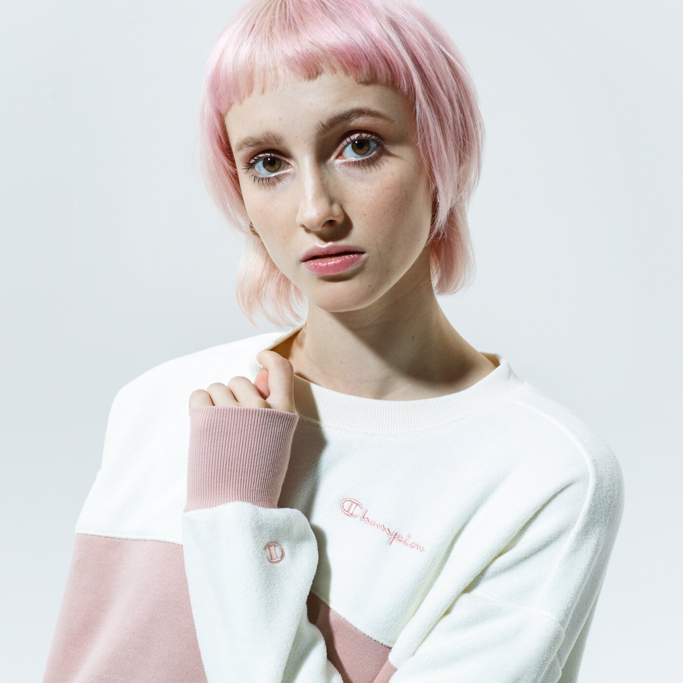 Дамски суичър CHAMPION СУИТЧЪР CREWNECK SWEATER 113232ps144 цвят бежов