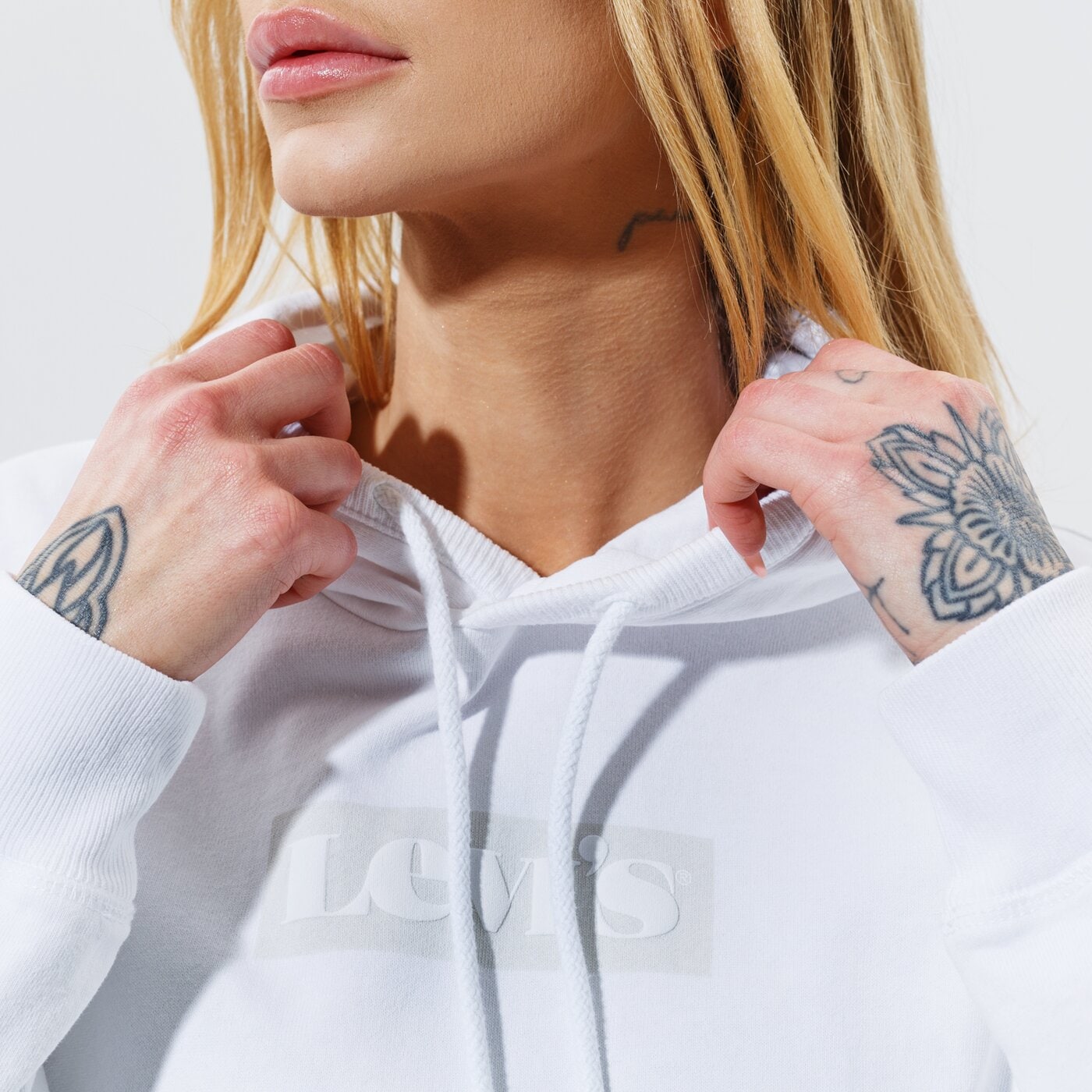 Дамски суичър LEVI'S СУИТЧЪР С КАЧУЛКА AMA GRAPHIC STNDRD HOOD 87479-0000 цвят бял