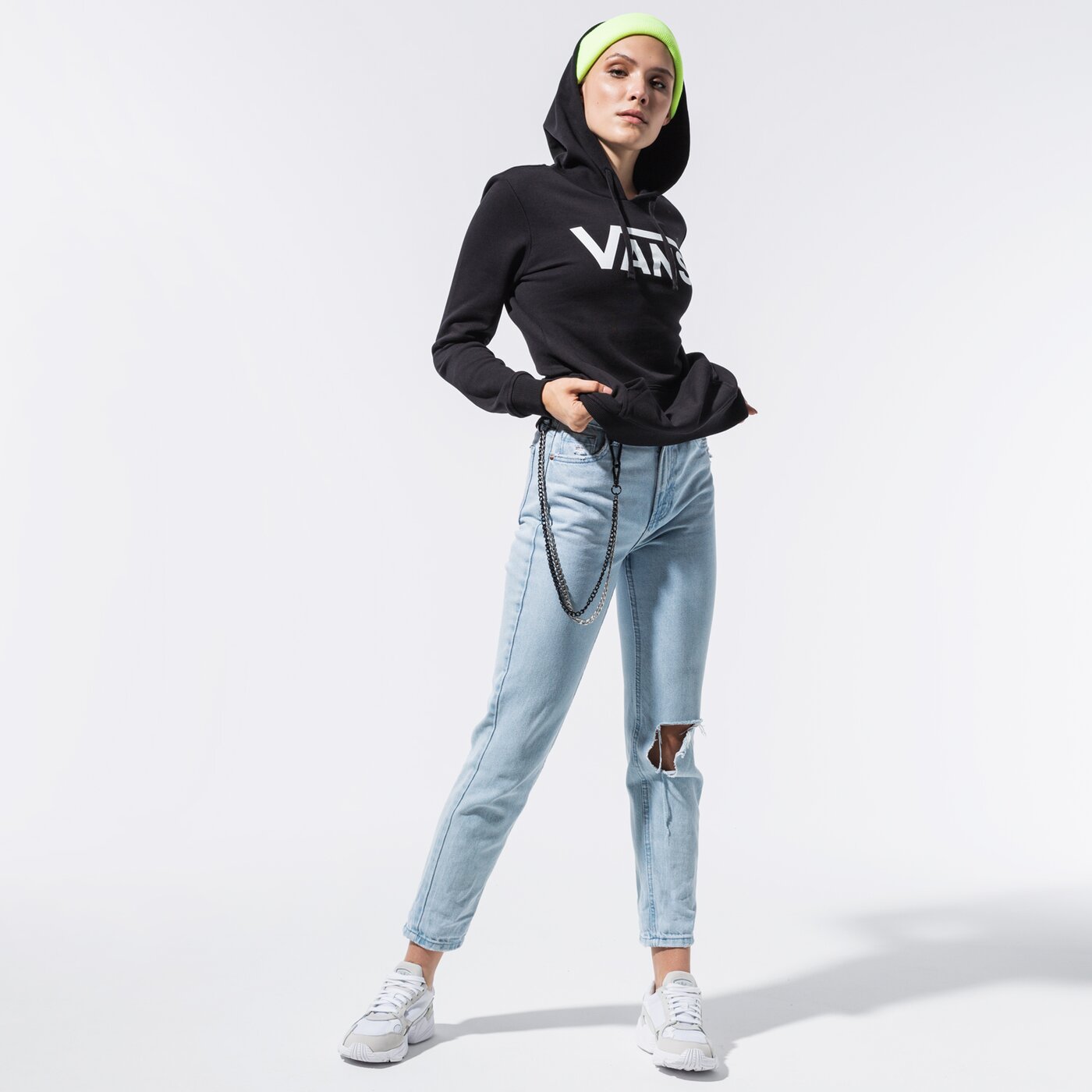 Дамски суичър VANS СУИТЧЪР С КАЧУЛКА CLASSIC V II HOODIE vn0a53ovblk1 цвят черен