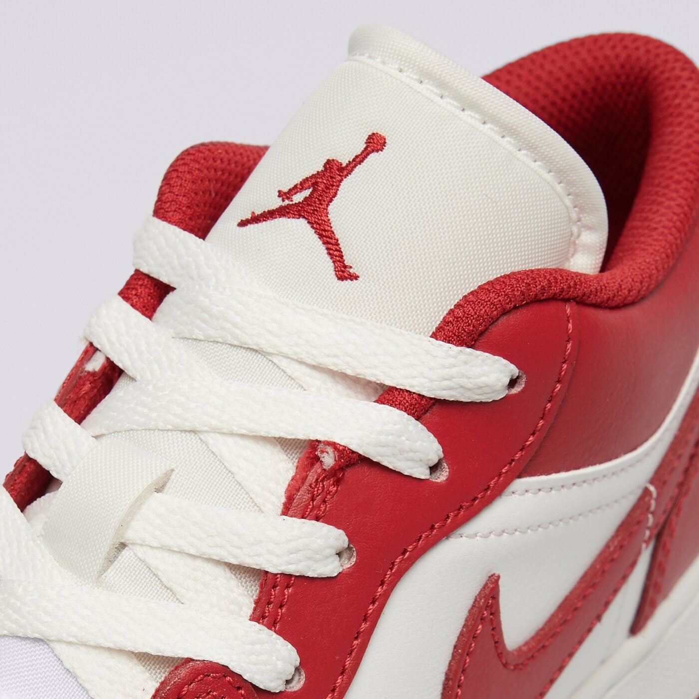 Детски маратонки JORDAN 1 LOW 553560-166 цвят червен