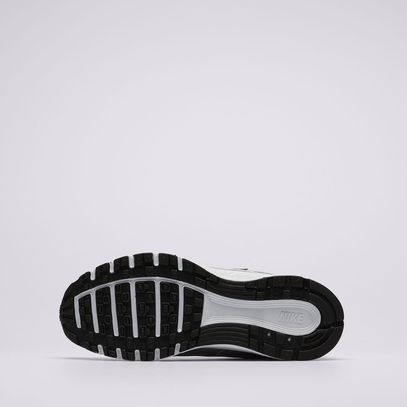 Детски маратонки NIKE P-6000 BG hv5064-007 цвят сребърен