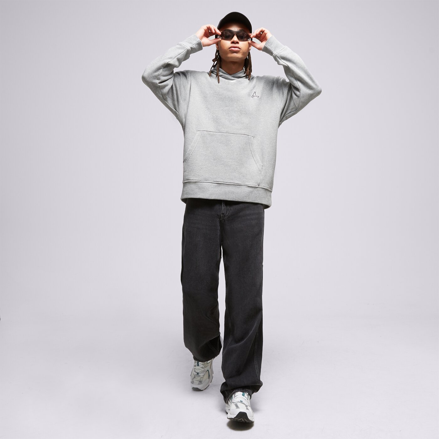 Мъжки суичър JORDAN СУИТЧЪР С КАЧУЛКА M J ESS FLC PO dq7466-091 цвят сив