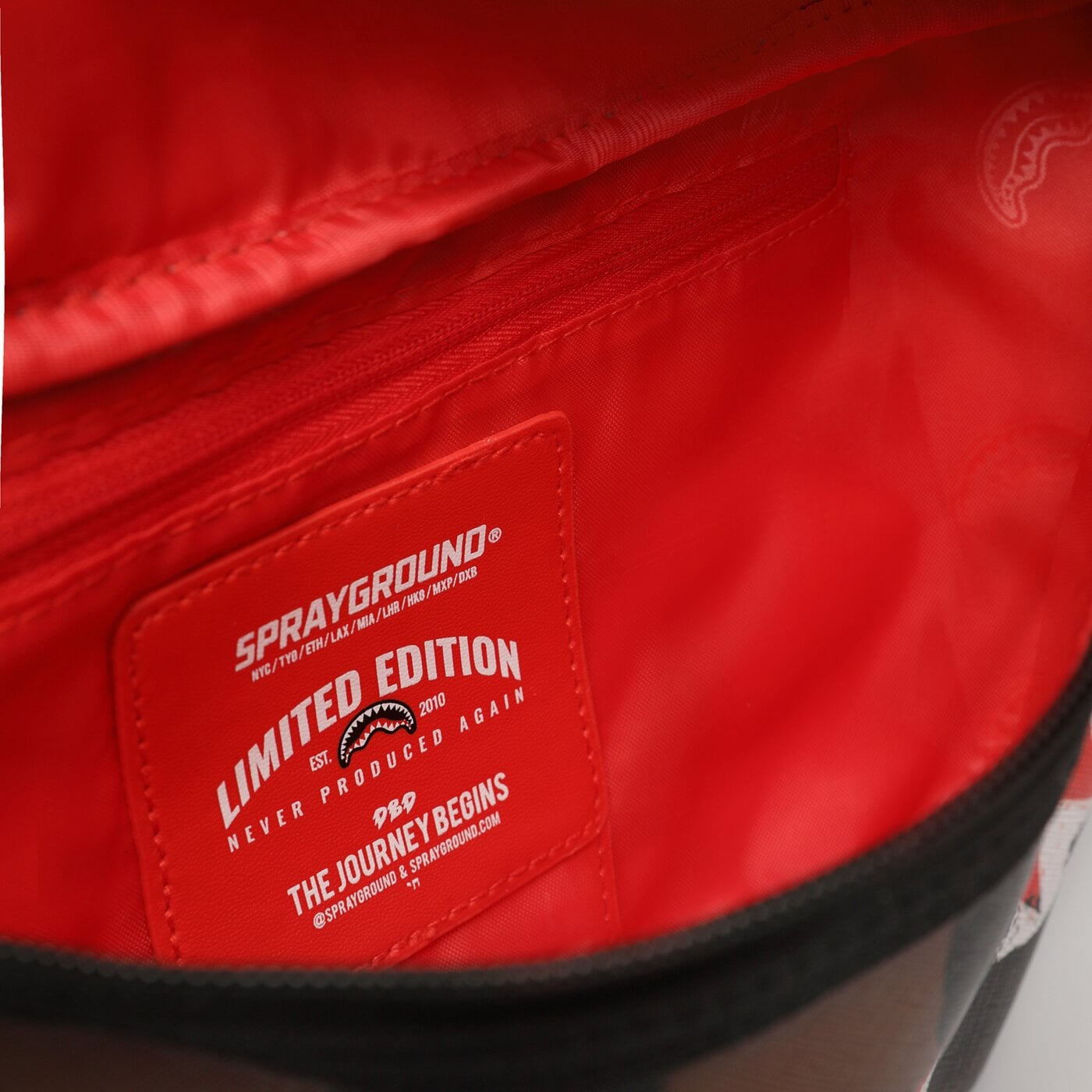 Дамски сак SPRAYGROUND ЧАНТА SHARKS IN PARIS PAINTED CROSSBODY 910b5353nsz цвят многоцветен