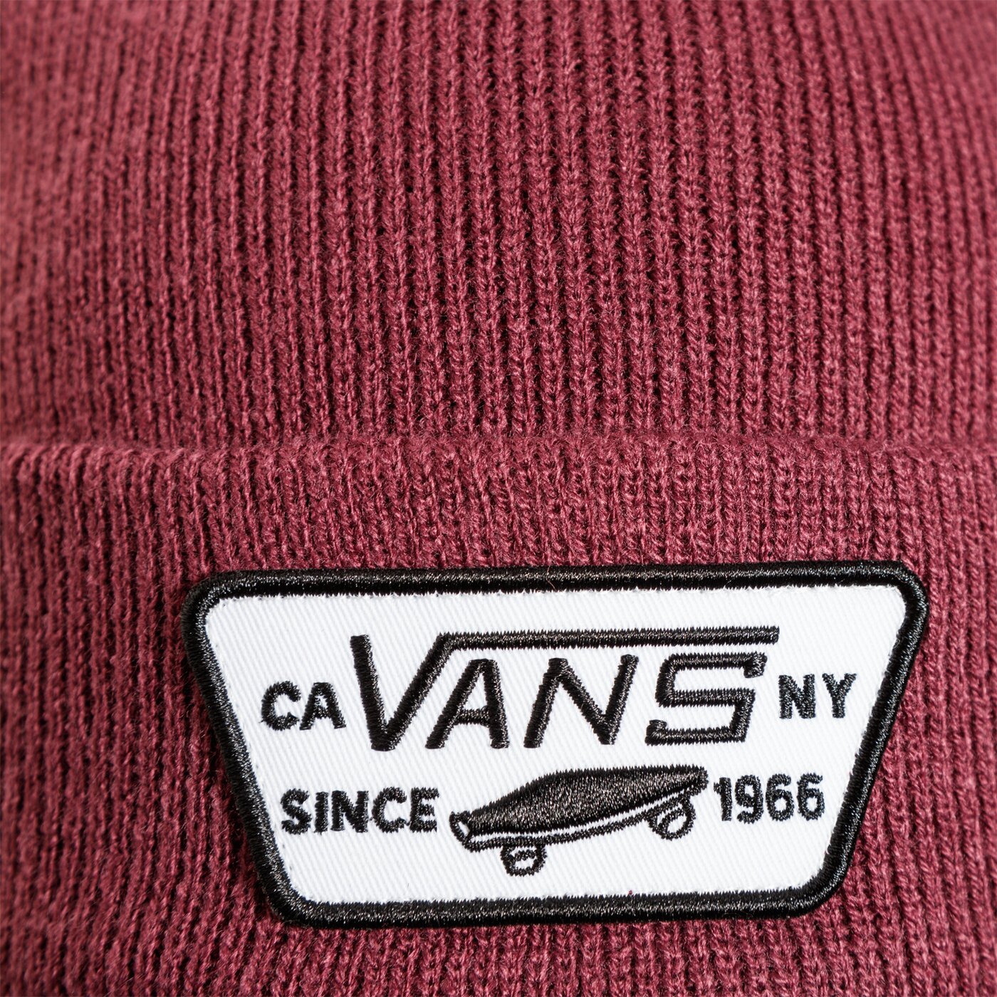 Дамска зимна шапка VANS ЗИМНА ШАПКА MILFORD BEANIE vn000uou7d51 цвят виолетов