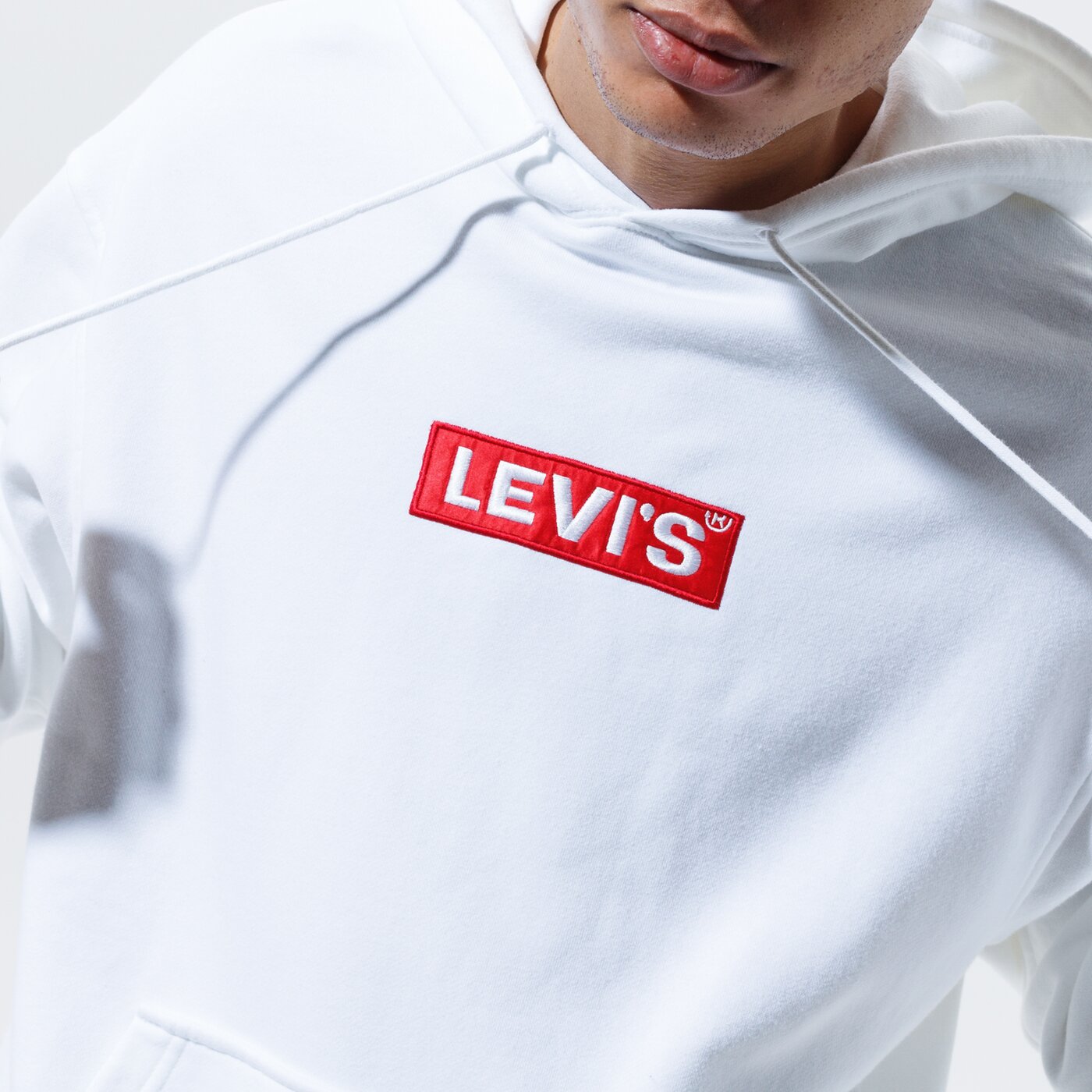Мъжки суичър LEVI'S СУИТЧЪР С КАЧУЛКА RELAXED GRAPHIC HOODIE 72632-0022 цвят бял
