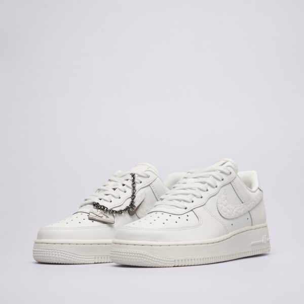 Дамски маратонки NIKE W AIR FORCE 1 '07 LO NJ im6485-121 цвят бежов
