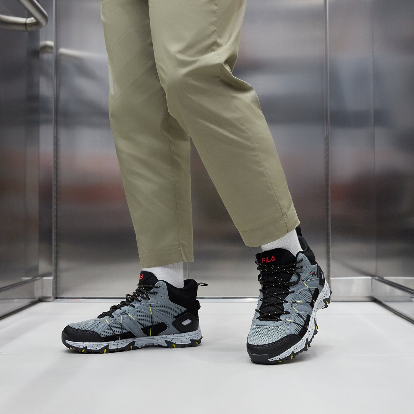 Мъжки зимни обувки FILA GRAND TIER MID 1jm01717055 цвят сив