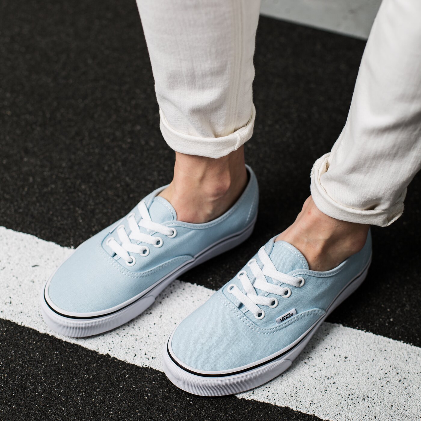 Дамски маратонки VANS UA AUTHENTIC va38emq6k цвят син