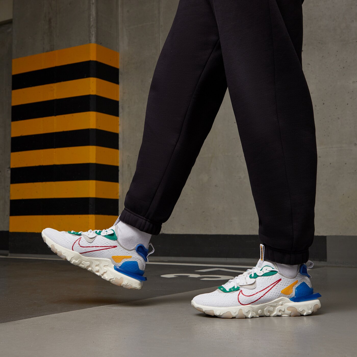 Мъжки маратонки NIKE REACT VISION SOS dv3500100 цвят бял