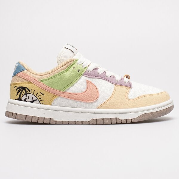 Дамски маратонки W NIKE DUNK LOW SE dq0265-100 цвят многоцветен