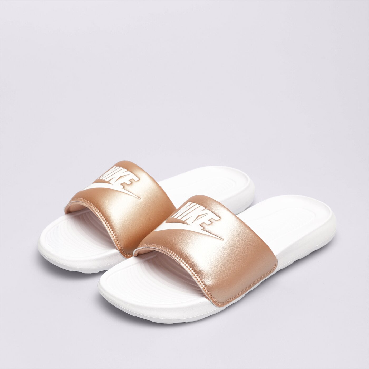 Дамски чехли и сандали NIKE VICTORI ONE SLIDE  cn9677-900 цвят златен