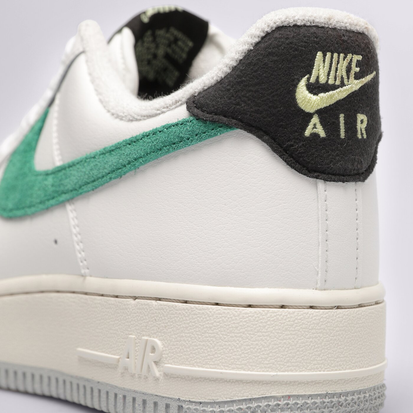 Мъжки маратонки NIKE AIR FORCE 1 '07 TPA dr8593-100 цвят бял