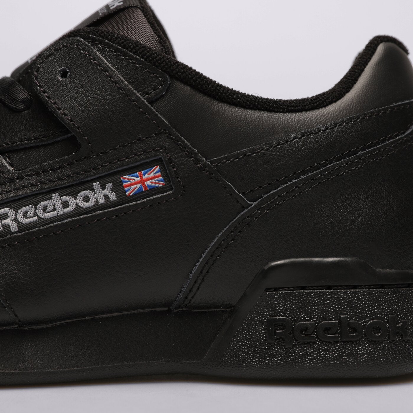 Мъжки маратонки REEBOK WORKOUT PLUS hp5910 цвят черен