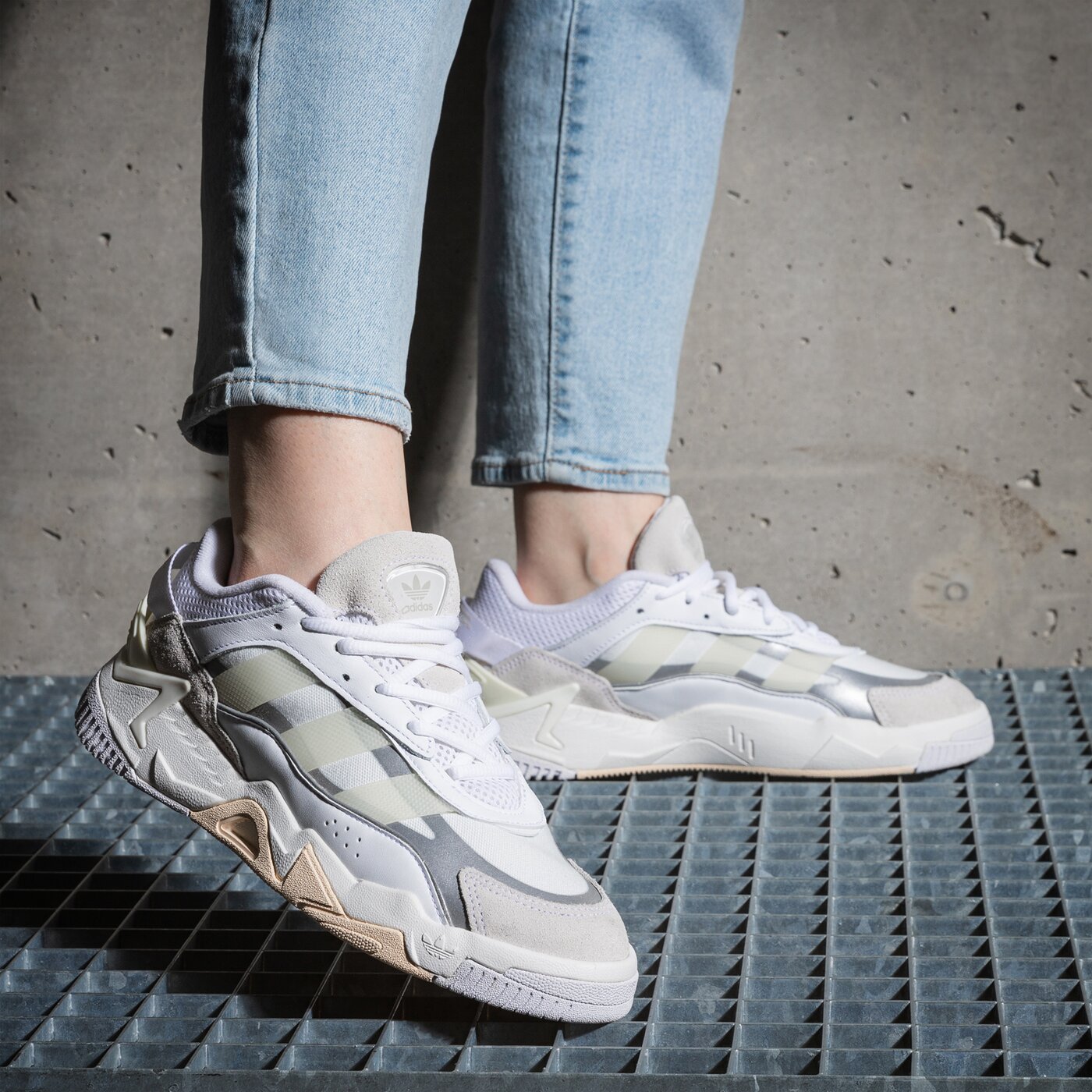 Дамски маратонки ADIDAS NITEBALL II gz3626 цвят бял