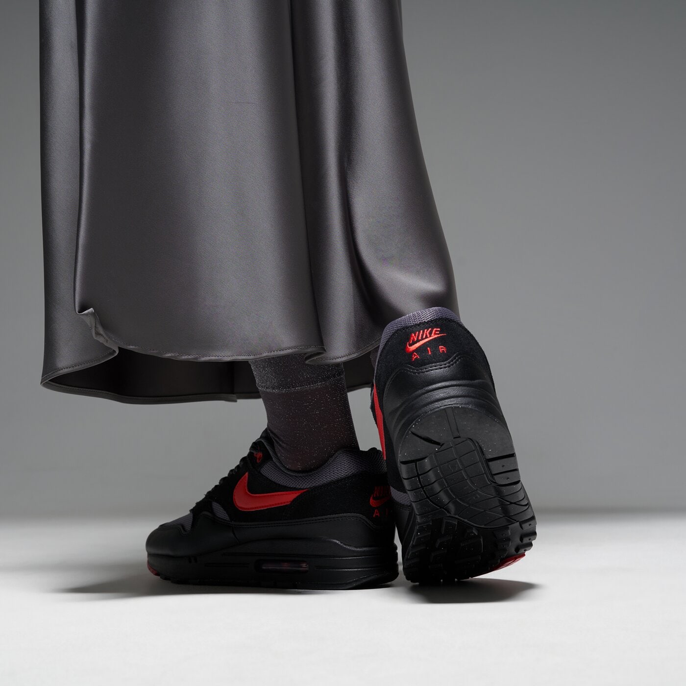 Мъжки маратонки NIKE AIR MAX 1 ESS fz5808-008 цвят черен