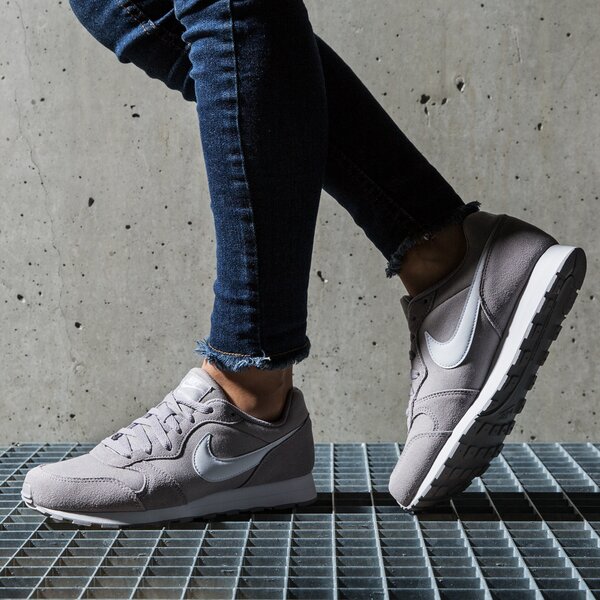 Детски маратонки NIKE MD RUNNER 2 PE (GS) av5110-001 цвят сив