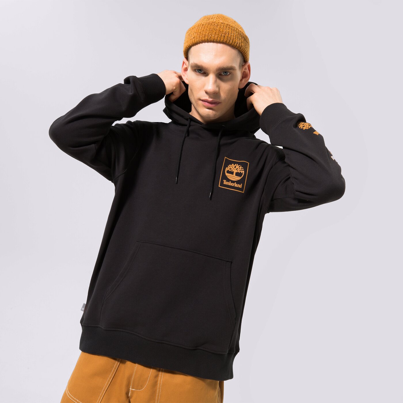 Мъжки суичър TIMBERLAND СУИТЧЪР С КАЧУЛКА STACK LOGO BLACK tb0a5zhn0011 цвят черен